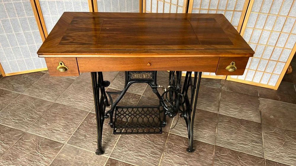 Mașină de cusut GRITZNER vintage - restaurată, funcțională 100%