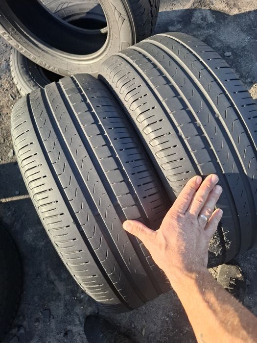 Vand 2 anvelope 235 55 18 pireli bune de vara