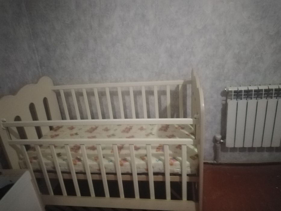 Детский манеж с матрасом