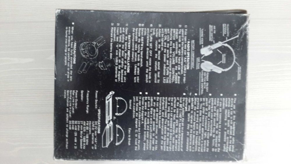 Căști cu radio integrat International AM/FM Foldable Headphone Radio (Model: HP-2000)