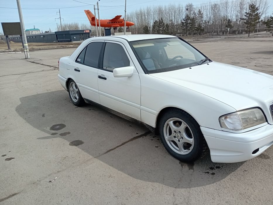Отличный Мерседес С 180