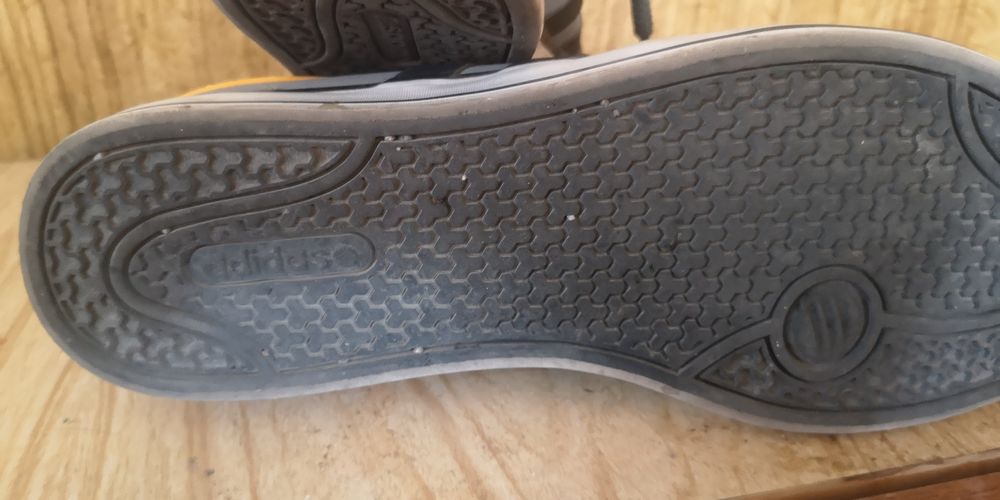 Оригинальные мужские кроссовки кеды adidas.