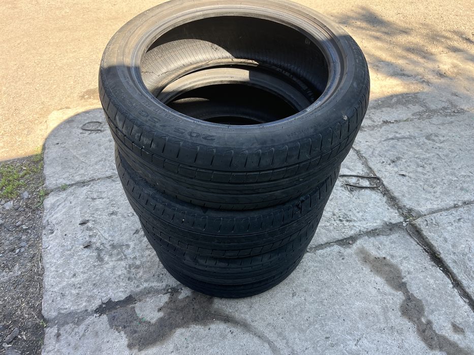 Продам 4 резину  оо