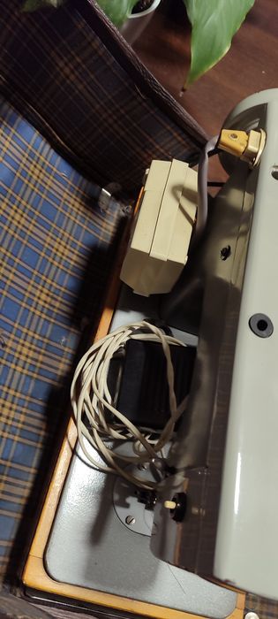 Швейная машинка чайка 3