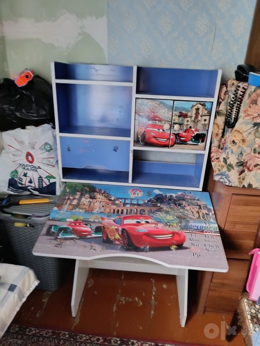Парты школьные детские.