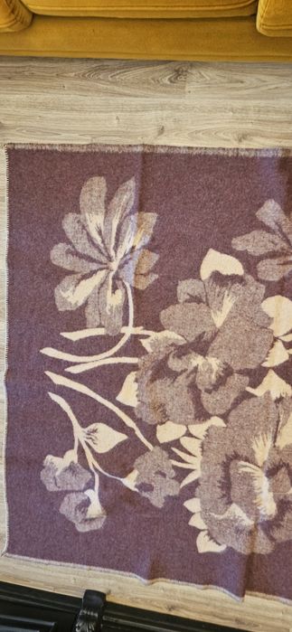 Ново двулицево вълнено одеало 190/160