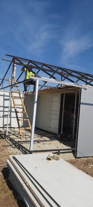 Vand container stil locuibil din panou termoizolant