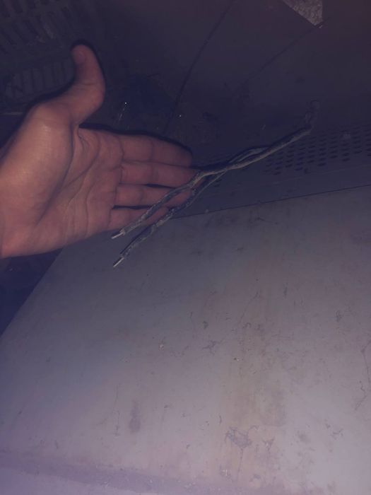 elektr pech (elektr pechka, elektr qizdirish pechi).