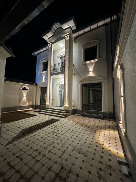 Новый коттедж 7 комнат с подвалом — 340 м², Уч-Кахрамон