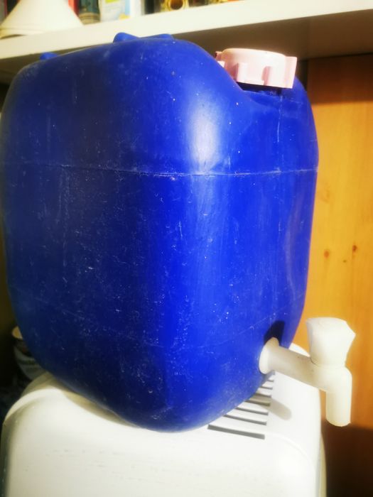 Туба за вода с канелка 10l + бидон 20l
