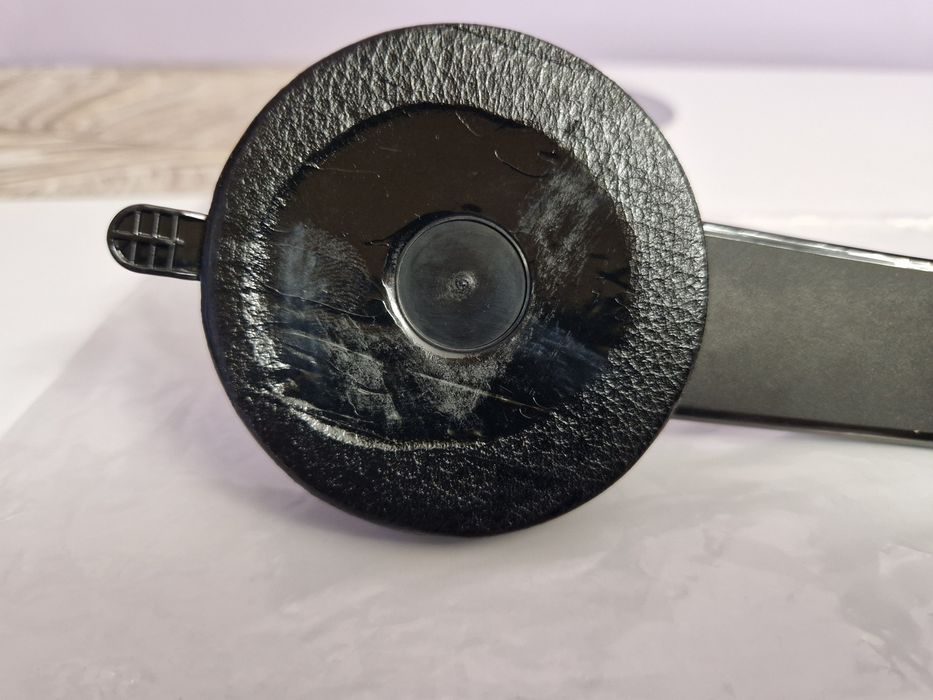 Suport auto de telefon cu fixare ventuza bord