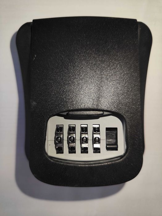 Кутия за ключове с кодова ключалка