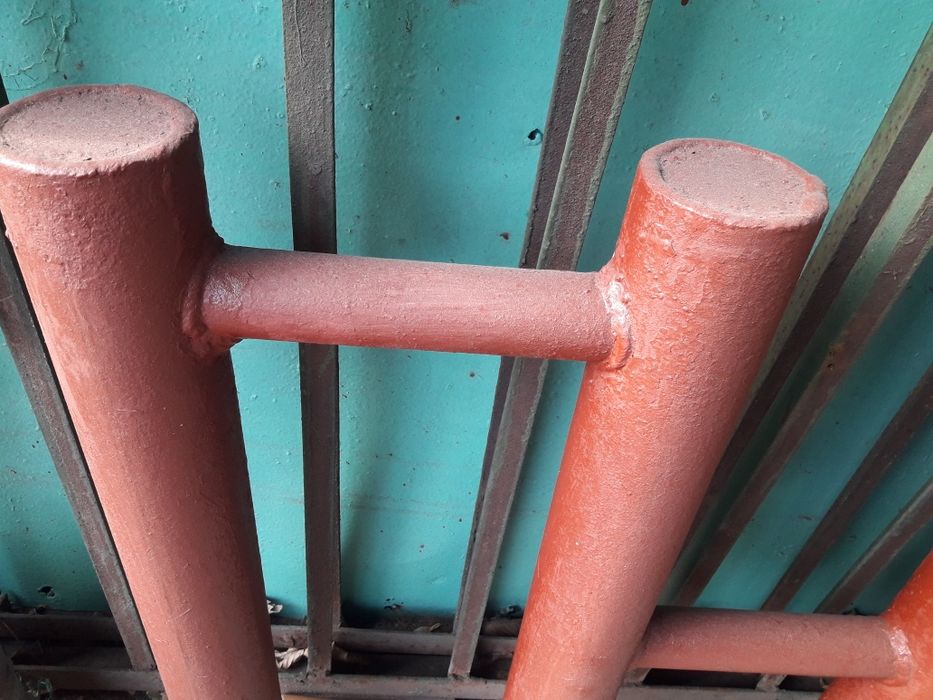 Продам радиатор.чугунный.