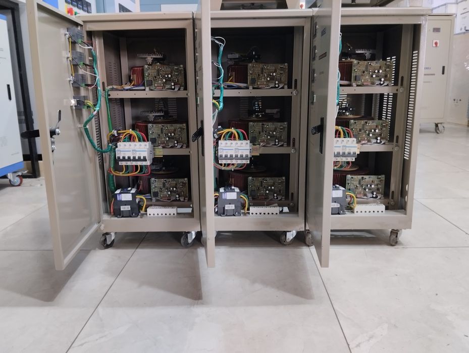 Stabilizator Стабилизатор Andeli Андели 15-kva F3