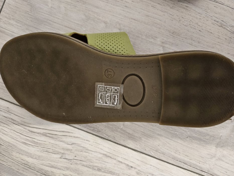 Papuci piele verde deschis 37