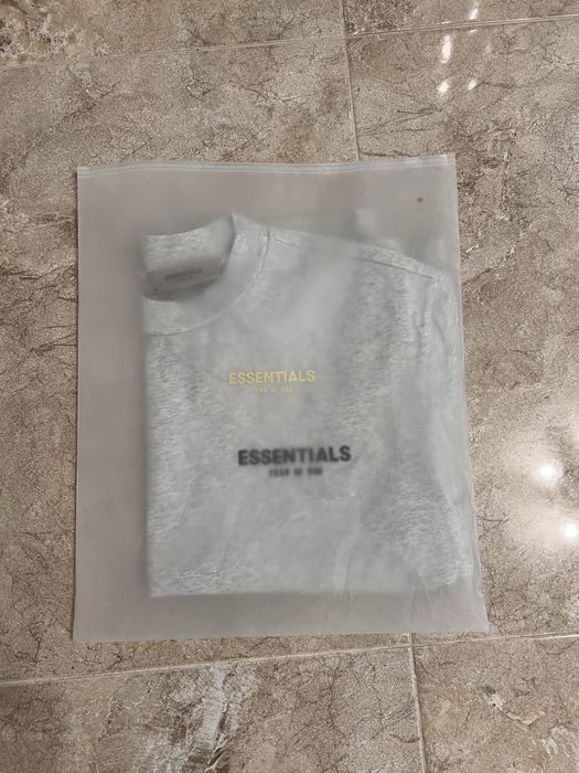 Essentials сива тениска