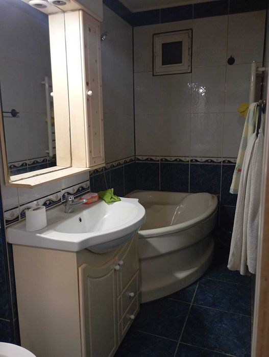Ofer spre închiriere apartament 2 camere, decomandat lângă Profi Cireșica