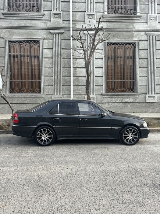 Мерседес 202  автомат