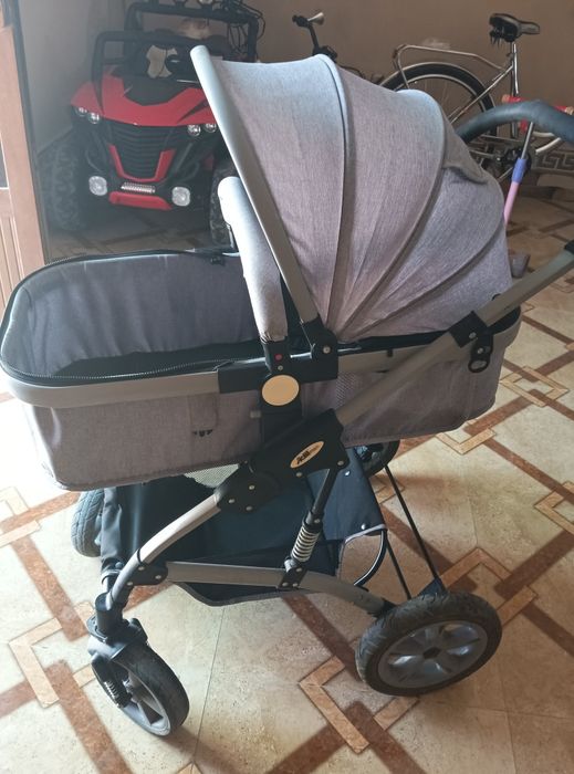 Продается коляска трансформер.