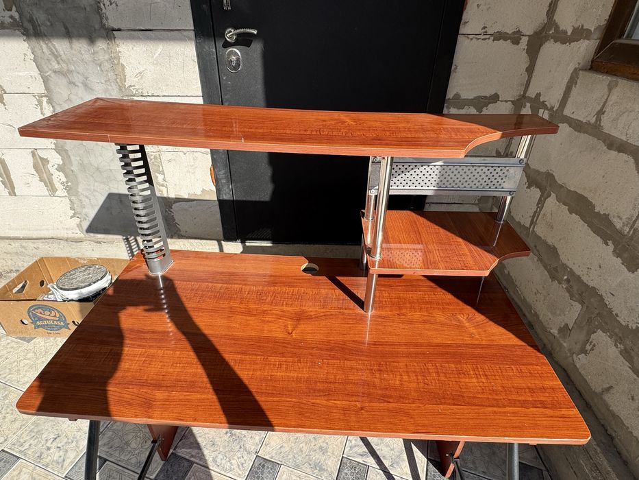 Стол компьтерный/учебный