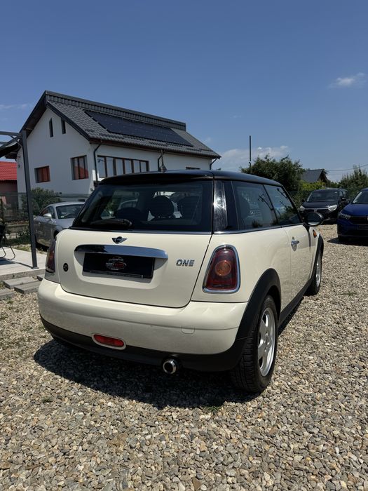 Mini Cooper One 2010 Automat