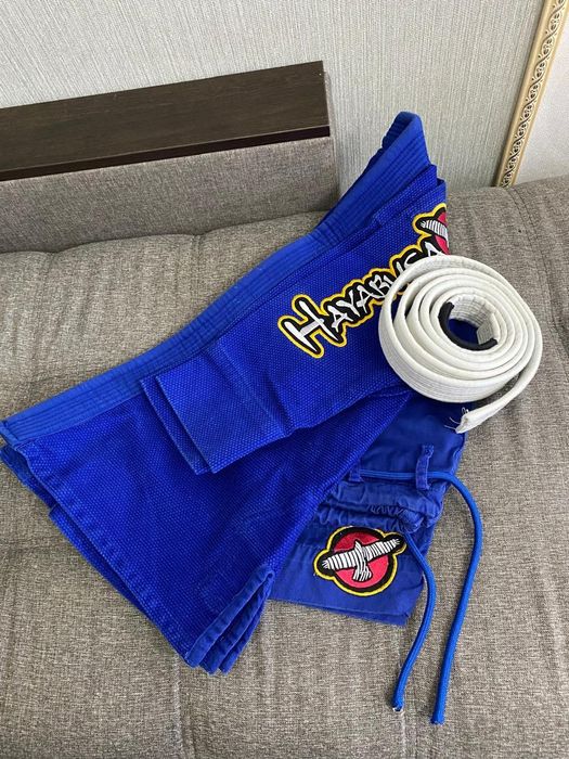 Кимоно және мма таеквандо киімдері