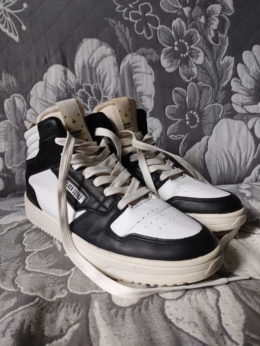 Продам кроссовки