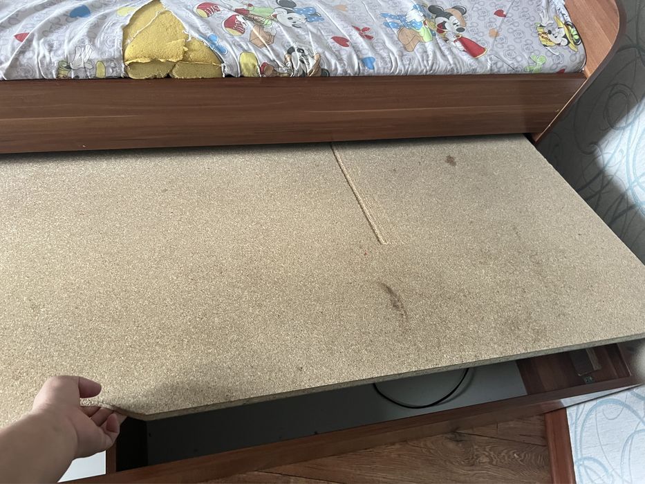 Детская двух ярусная  кровать