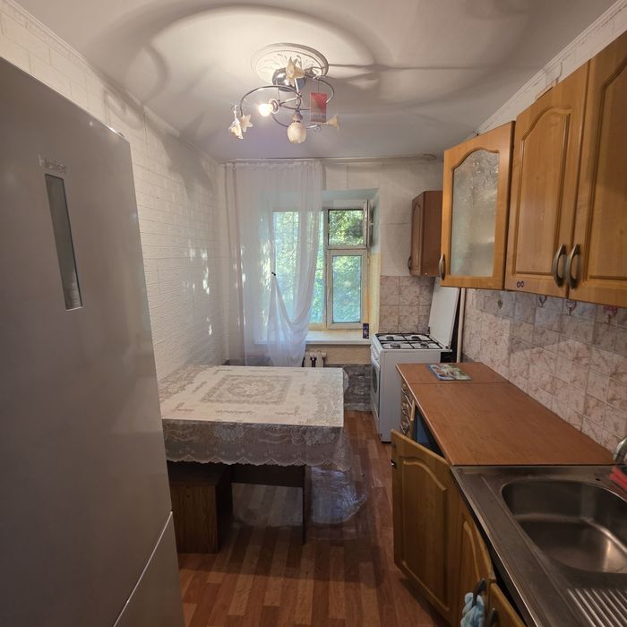 Сдам 3 х комн революция