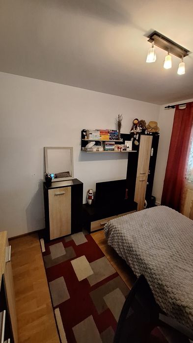 Închiriez camera apartament_Iasi