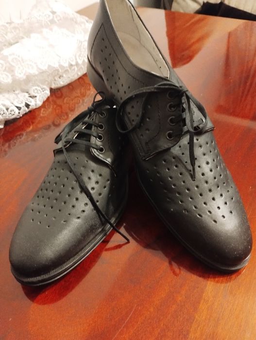 Vănd pantofi piele