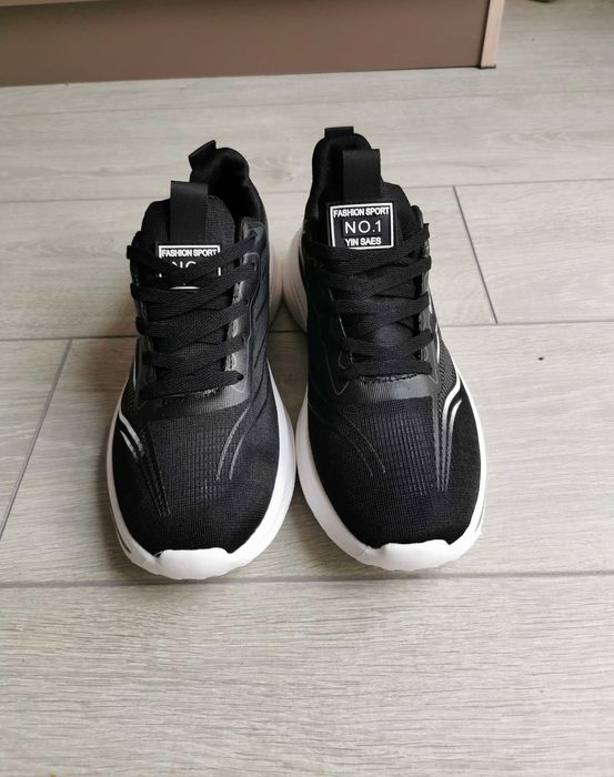 Спортни маратонки. Чисто нови. Удобни и стилни. 43 номер.