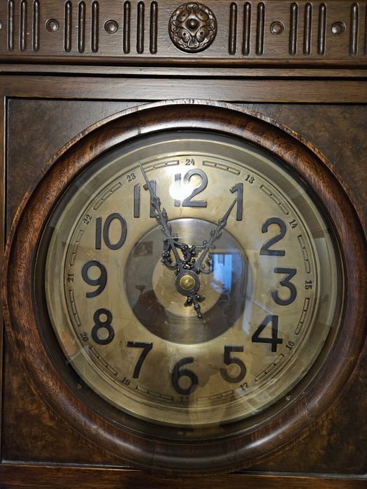 Продам напольные часы.