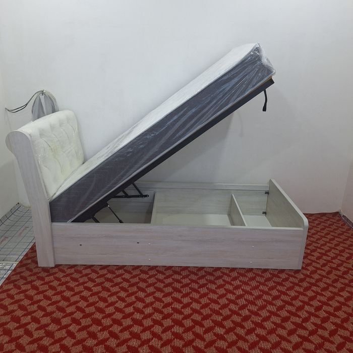 Диван кроват сотилади