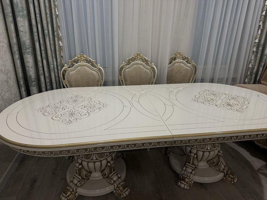 Продам стол со стульями  в отличном состоянии