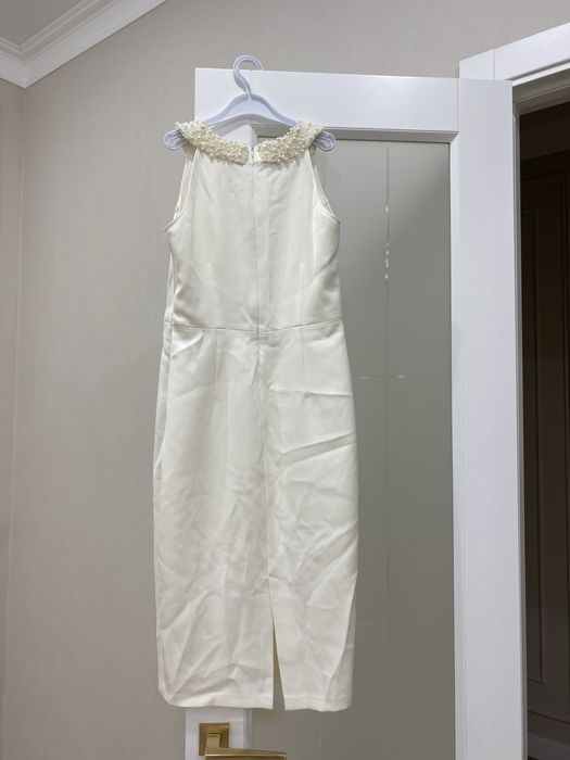 Платье нарядное цвет айвори