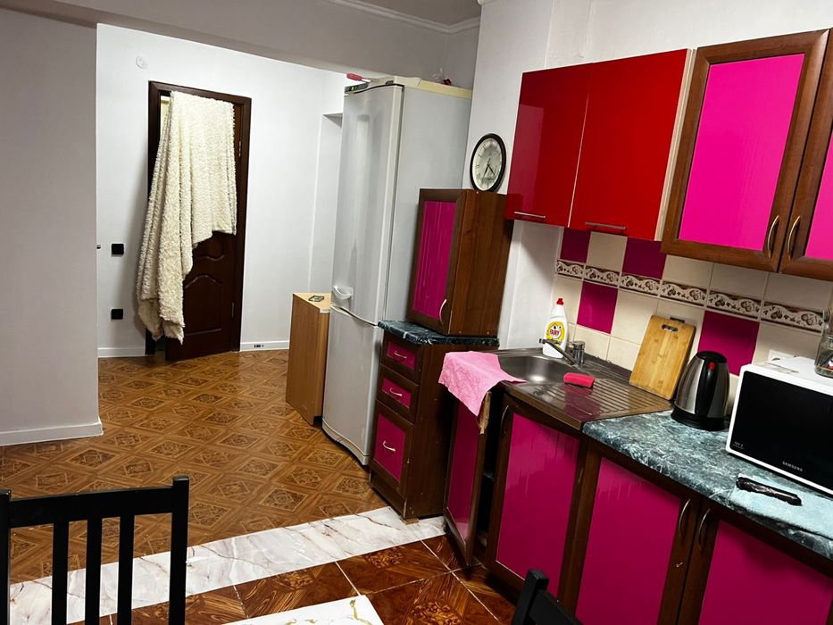 Сдам комнату в центре, район Самала