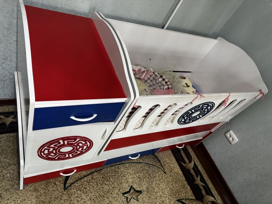 Детская кровать 2 в 1.