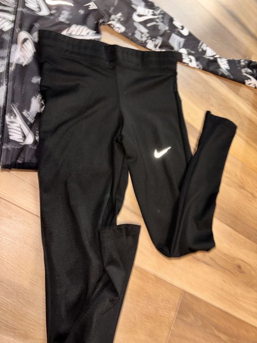 Дамски екип на найк