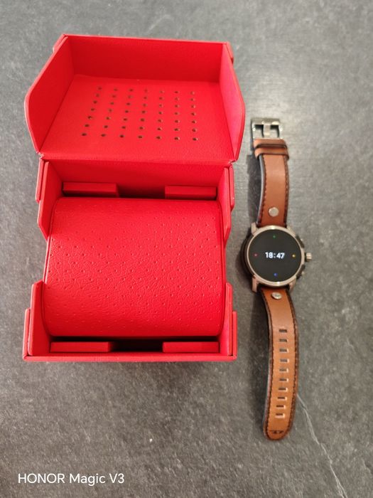Smart watch fossil griffed