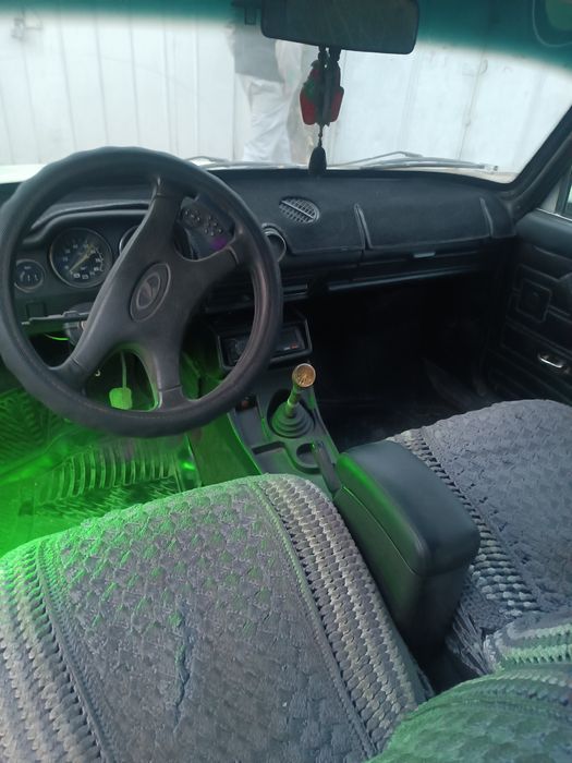 Жигули ваз  21011