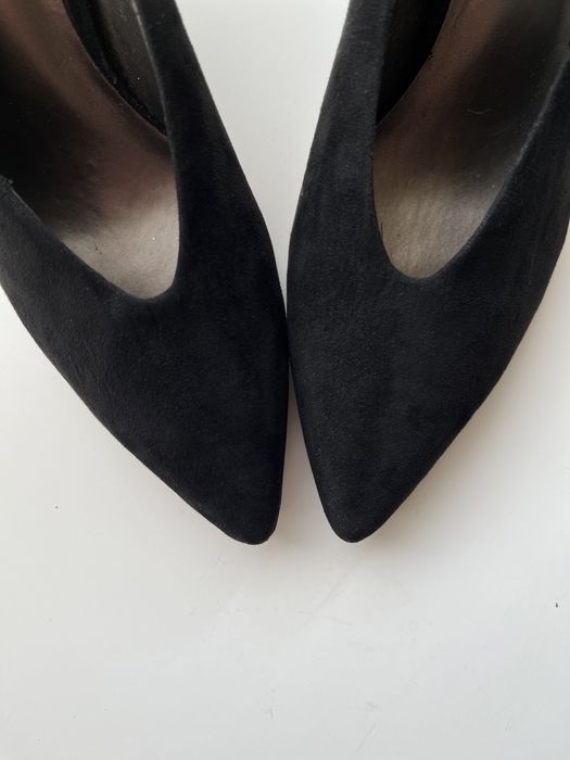 Черни токчета 37 размер с удобен 8-сантиметров ток.