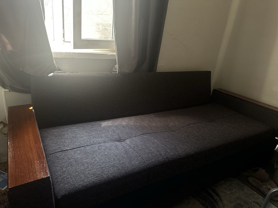 Диван-кровать. Раскладной, длина 215см.