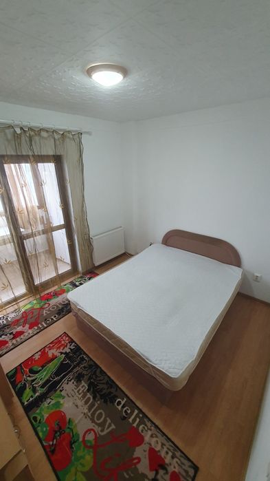 Închiriez apartament 2 cam