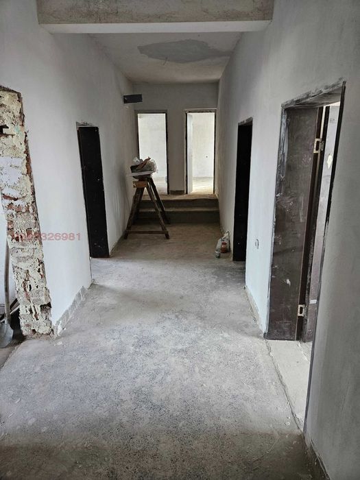 Къща в гр. Априлци, кв. Острец, РЗП 633 кв.м.