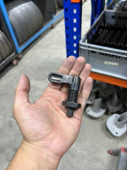 Замок внешней резьбой бочки растворосмесителя Ч.Ш.