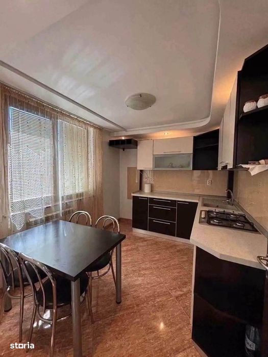 De vanzare apartament cu 2 camere, renovat complet, izolat, mobilat