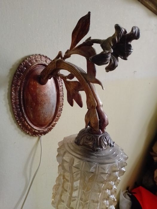 Lampa manufactura turnat