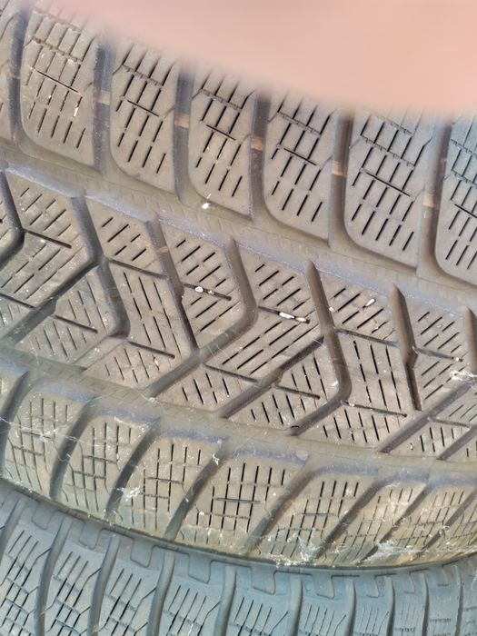 2 бр зимни 255/50/19 Pirelli
