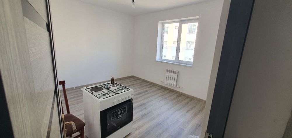 Солнични войен част орақасидаги домла 2 этаж  3- хона 52 квадрат